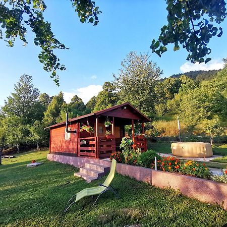 Cottage La Sierra With Jacuzzi كورينيتسا المظهر الخارجي الصورة