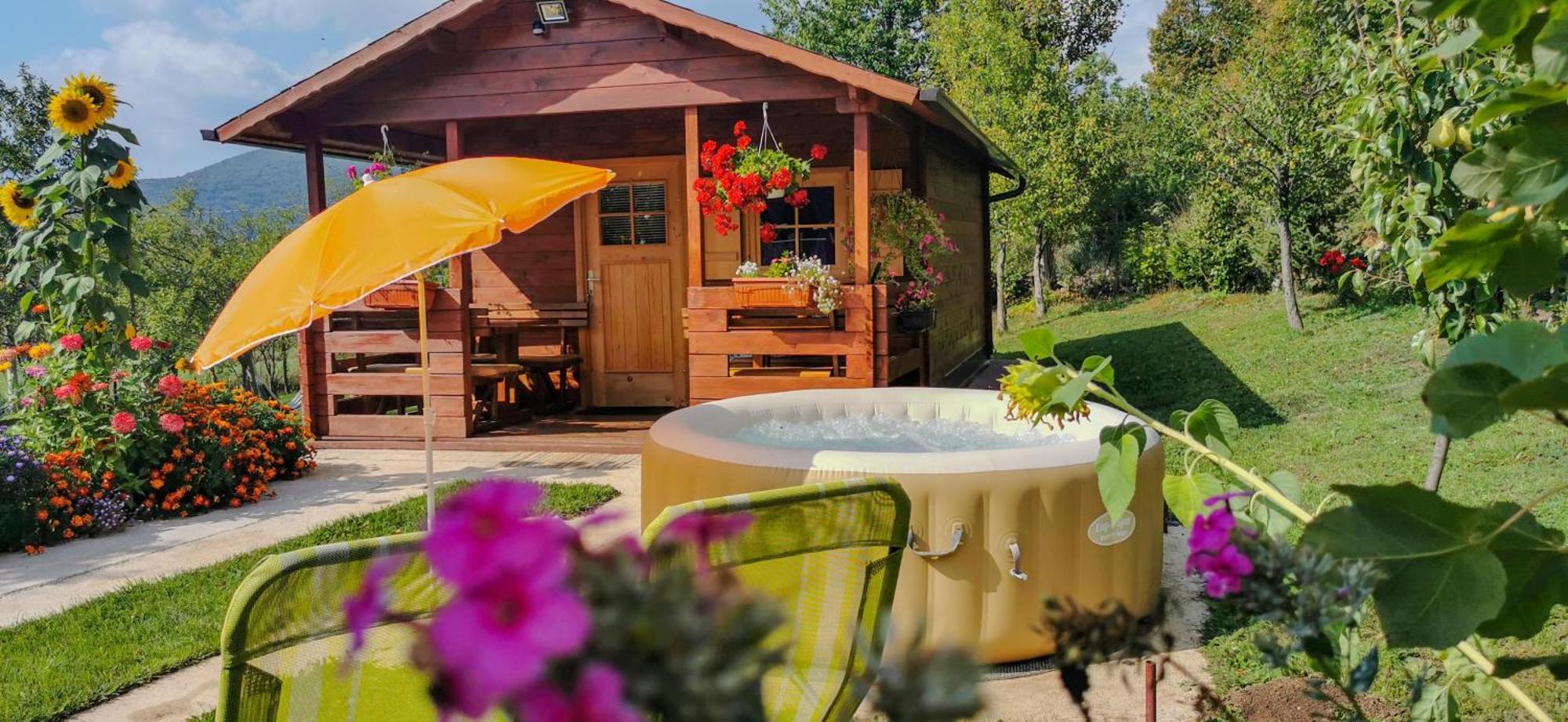 Cottage La Sierra With Jacuzzi كورينيتسا المظهر الخارجي الصورة