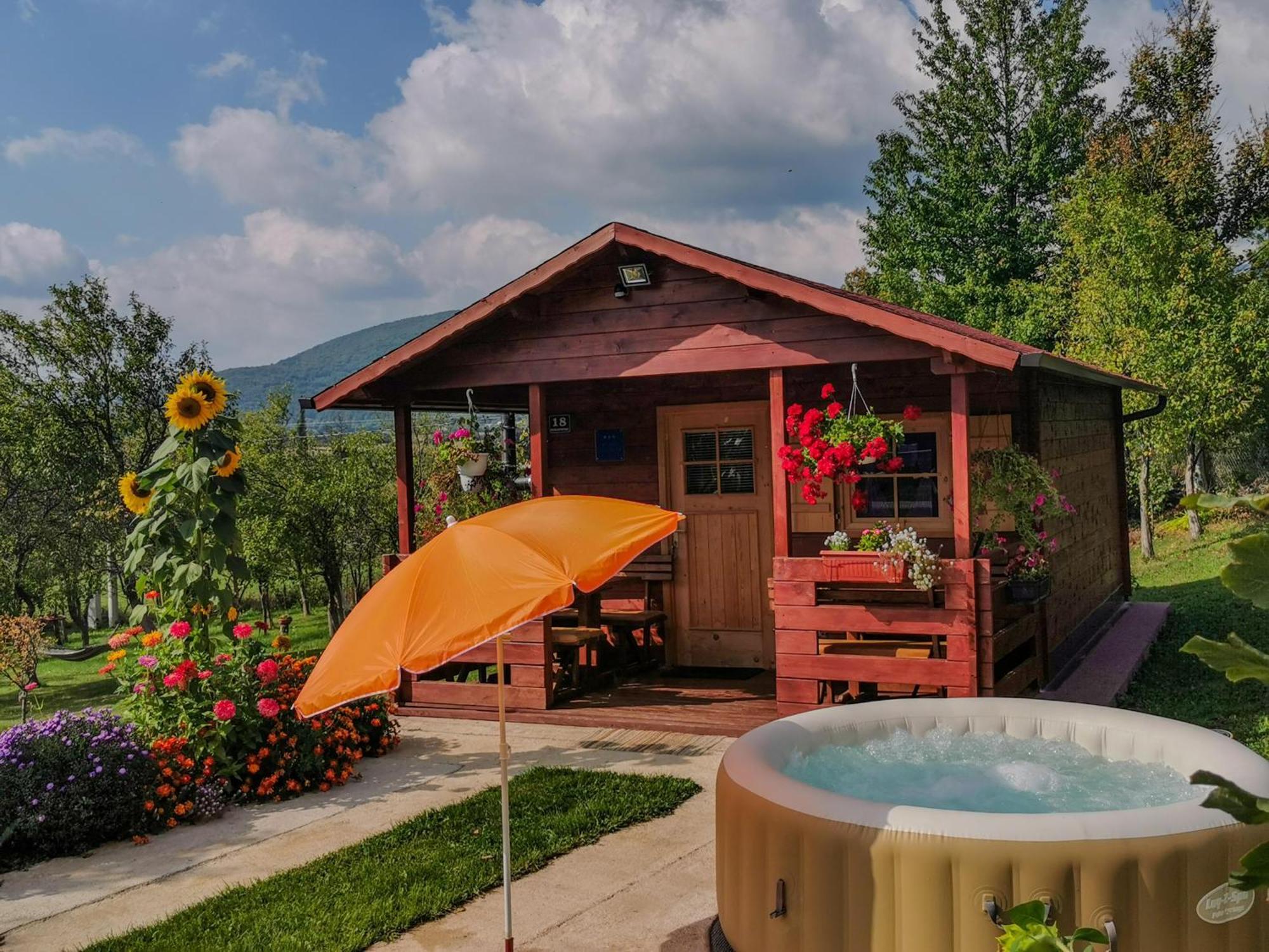 Cottage La Sierra With Jacuzzi كورينيتسا المظهر الخارجي الصورة